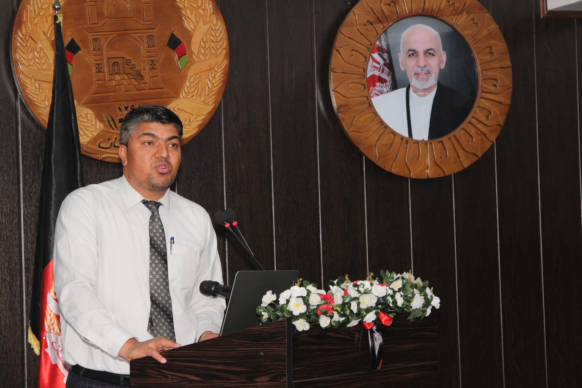 د پښتو ادبي فنونو کره کتنه او ارزونه» علمي- تحقيقي رسالې څخه د دفاع غونډه