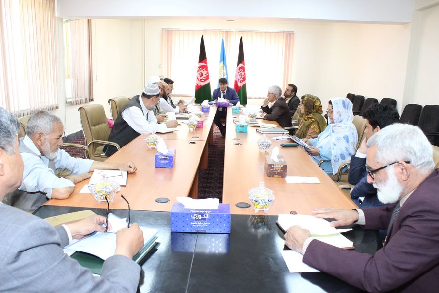 کابل: د افغانستان د علومو اکاډمۍ علمي شورا خپله نوبتي غونډه د ۱۳۹۹هـ. ش کال د وږي مياشتې پر ۱۹مه نېټه ترسره کړه. په دې غونډه کې د علومو اکاډمي د بېلا بېلو علمي برخو د علمي کادر د غړو علمي- څېړنيزې رسالې او د نويو علمي- تحقیقي پروژو پلانونه تایید او تصویب شول. پردې سربېره د علومو اکاډمي د علمي او اداري برخو پر مختلفو مسايل بحث او پرېکړې وشوې.