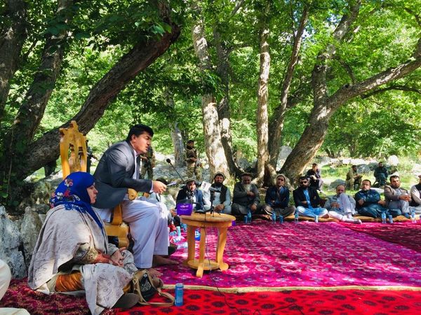 د نورستان په مرکز پارون کې د شفاهي ادبياتو او اسطورو تر سرليک لاندې بحث او علمي غونډه تر سره شوه.