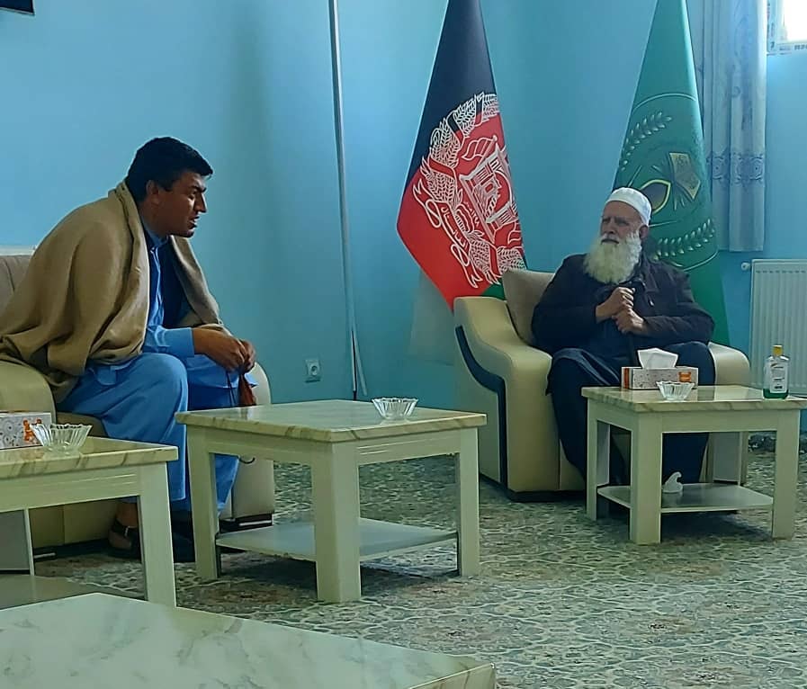 د علومو اکاډمي رئيس د جهادي مشر استاد عبدالرب رسول سياف سره وکتل