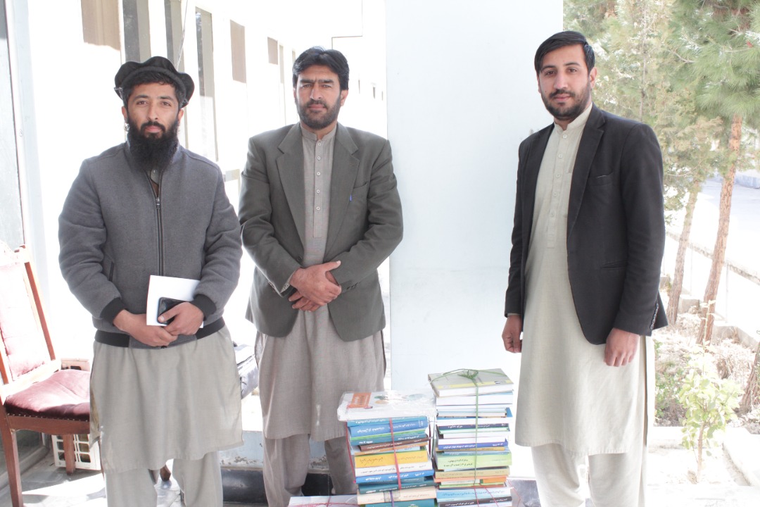 د شهرک پولیس مدرسه او دار الحفاظ سره د علمي آثارو مرسته وشوه