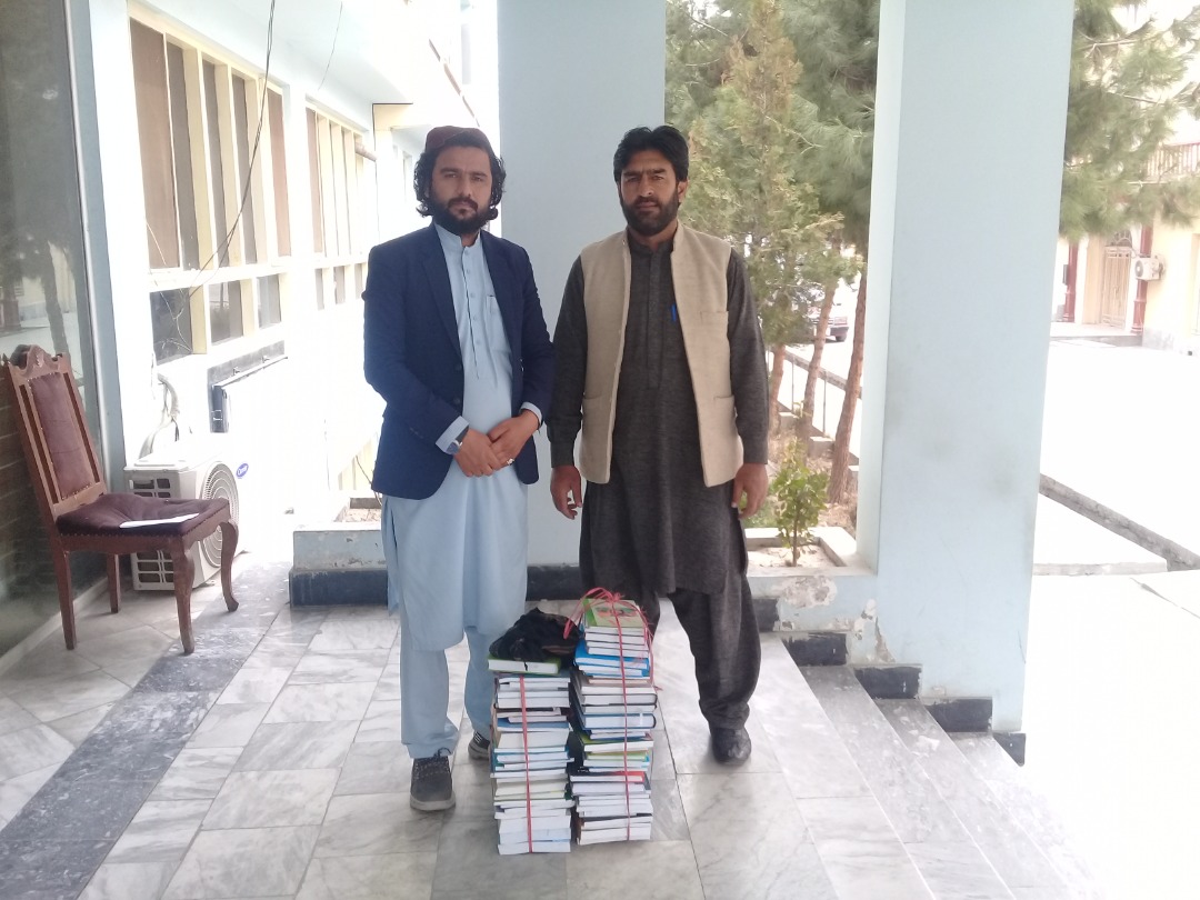 د خاکجبار کثیر الرشتوی انسټیټوټ سره د علمي آثارو مرسته وشوه