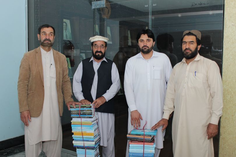 د پامیر لوړو زده کړو مؤسسه له کتابتون سره د علمي آثارو مرسته وشوه؛