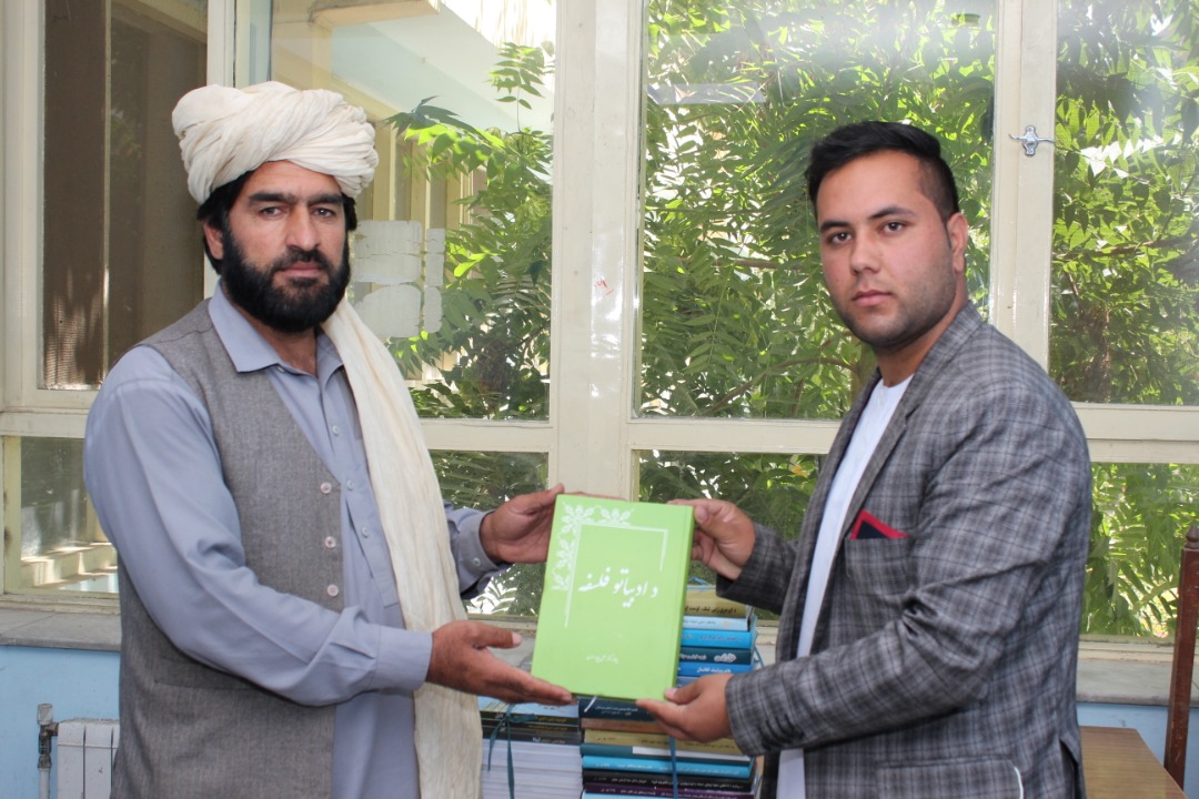 د کابل پوهنتون مرکزي کتابتون سره د علمي آثارو مرسته وشوه؛