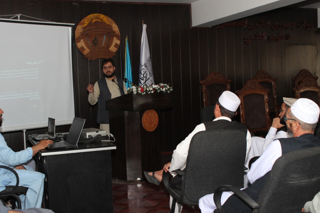 ادبي ټوټه او په پښتو ادب کې یې د ودې پړاوونه