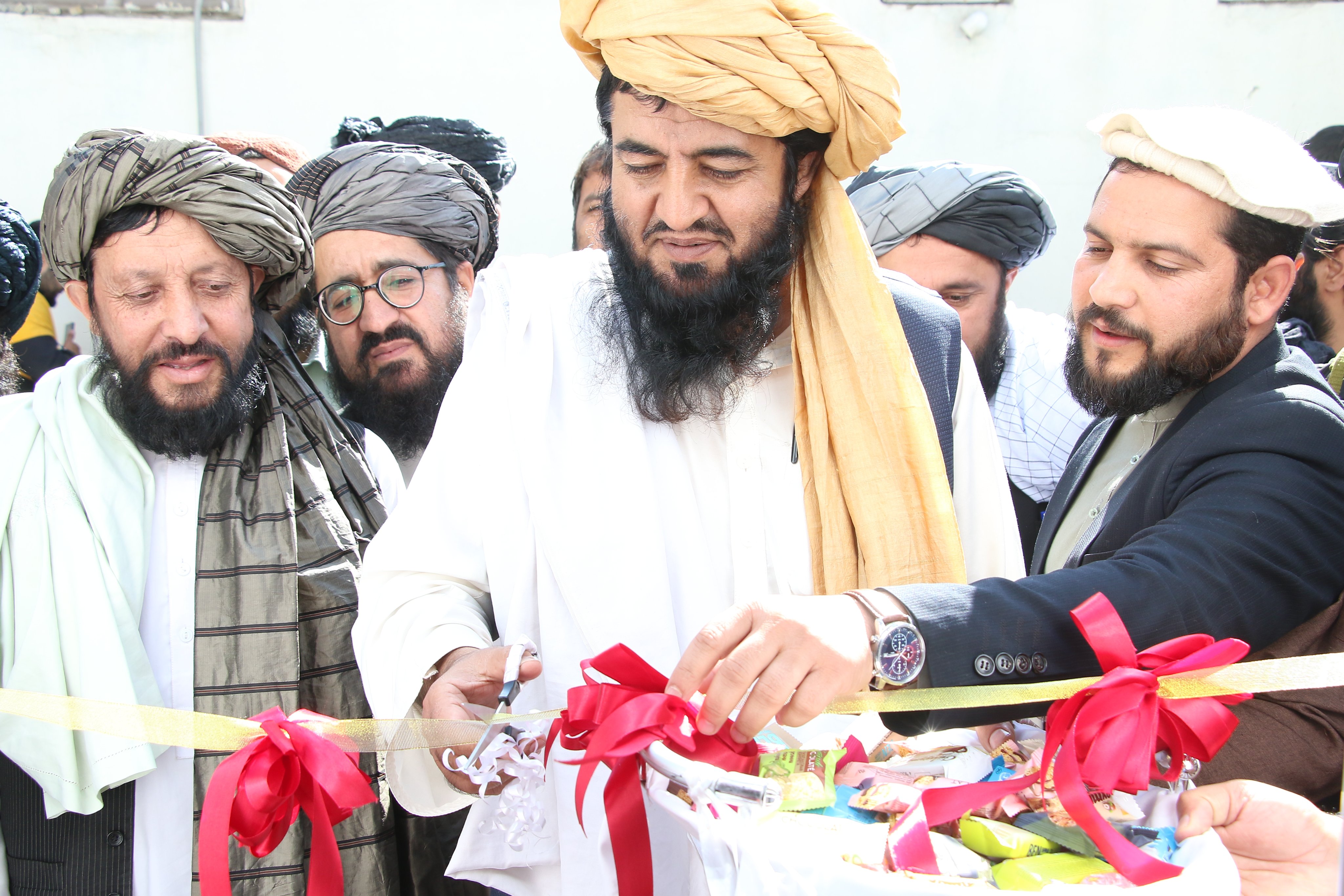 د افغانستان د علومو اکاډمۍ کتاب پلورنځی نن له غرمې مخکې د دغې ادارې د مسؤلینو له خوا پرانستل شو.